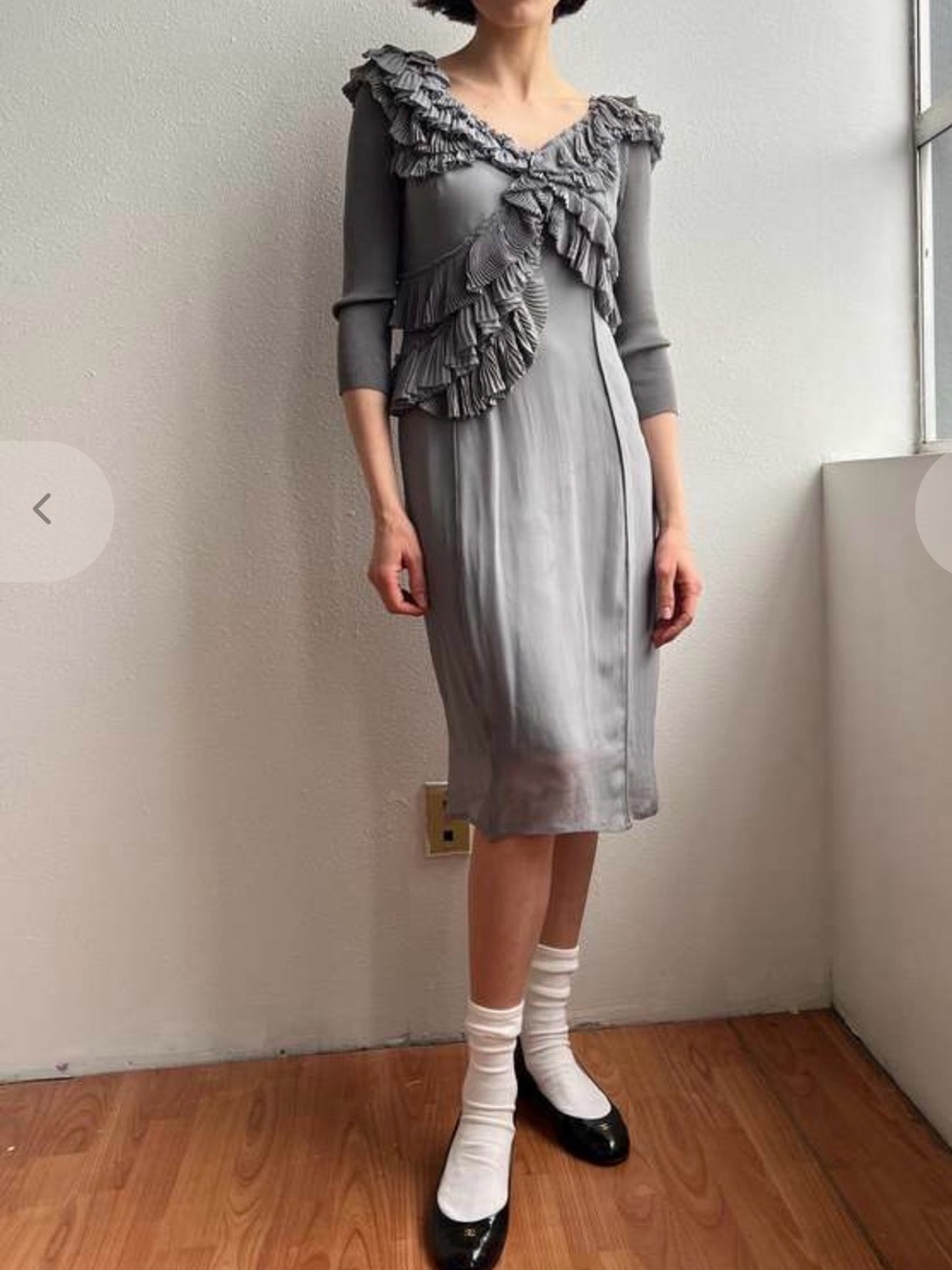 Vintage Burberry  silk Ruffled Midi Dress in Light Gray